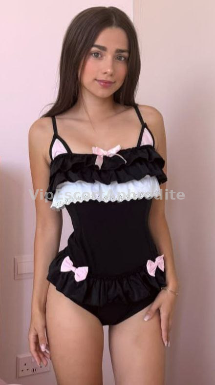 KELLY — elite escort in Paris